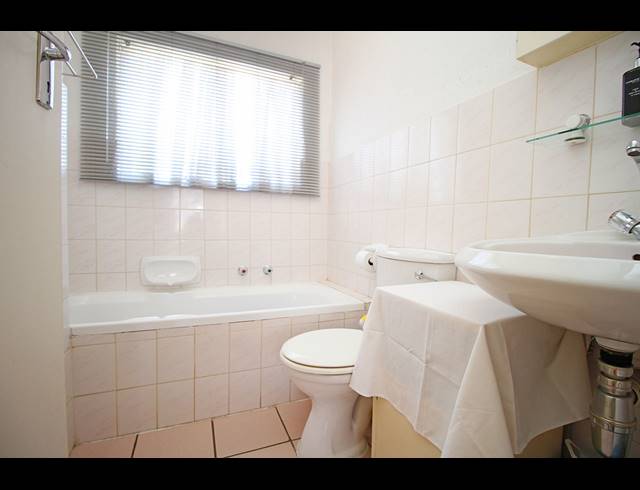 2 BEDROOM APARTMENT FOR SALE IN GLENHAZEL